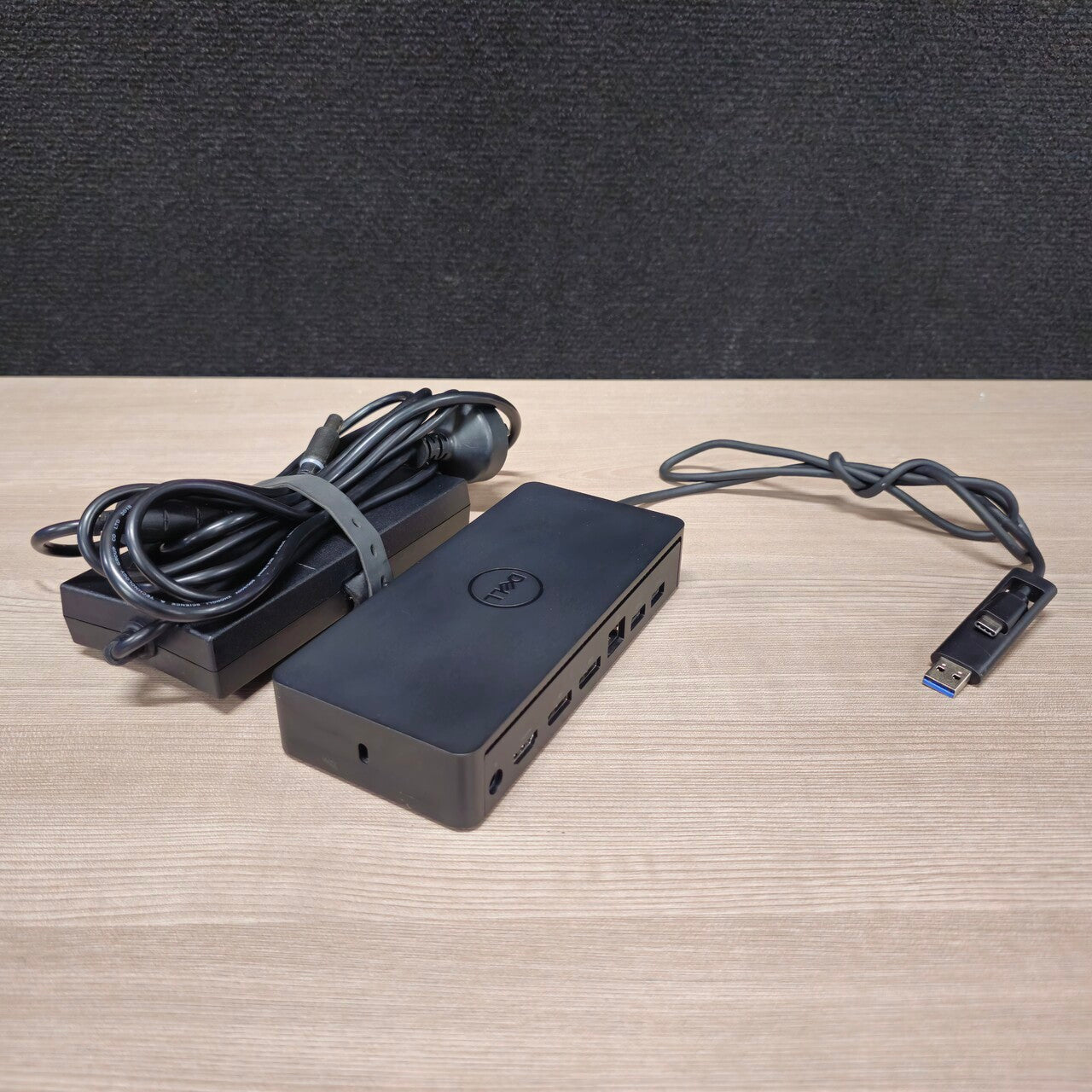 Refurbished Dell D6000S Docking Station