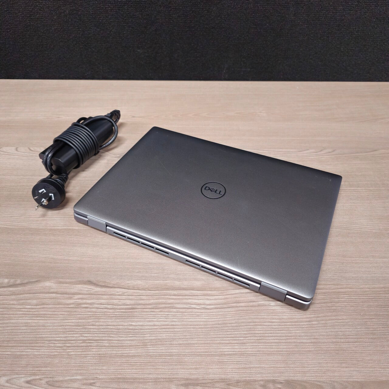 Refurbished Dell Latitude 7450 / Intel Ultra 5 Series 1 / 16GB / 512GB / Win 11 (Get One Give One)