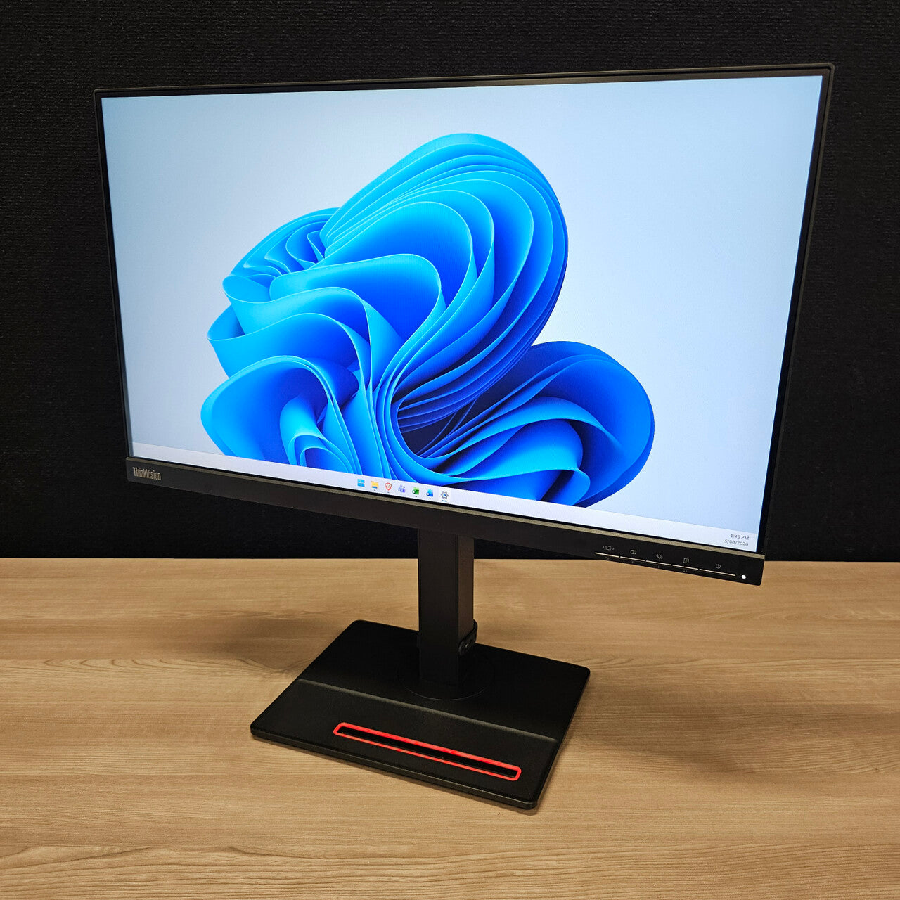 Refurbished Lenovo T24i-2L 24" Monitor