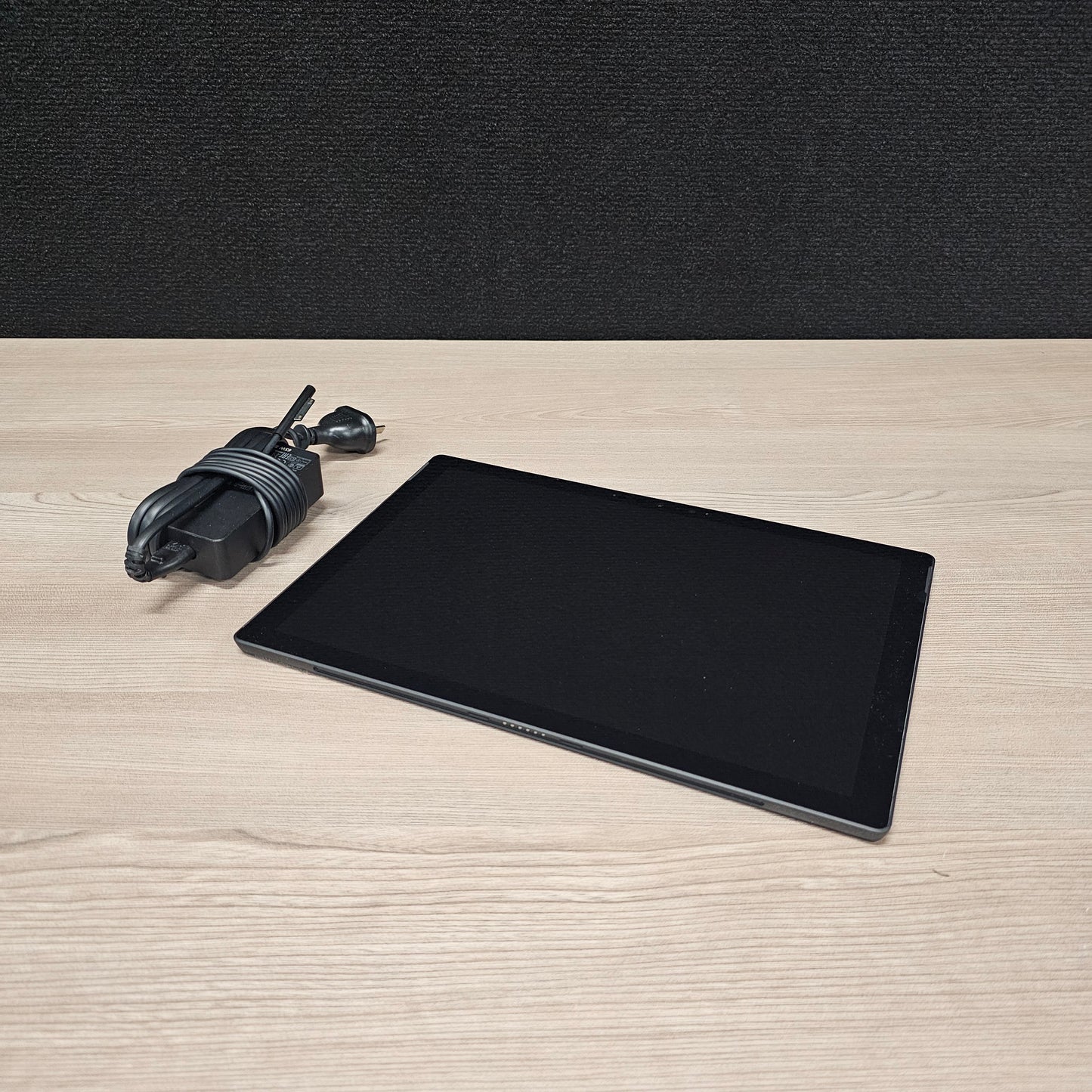 Refurbished Microsoft Surface Pro 7+ (Tablet Only)  / i7 11th Gen / 16GB / 256GB / Touch / W11 (Get One Give One)