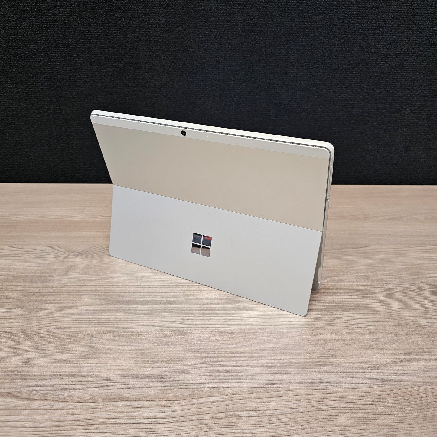 Refurbished Microsoft Surface Pro 8 / i5 11th Gen / 8GB / 128GB / Touch / W11 (Get One Give One)