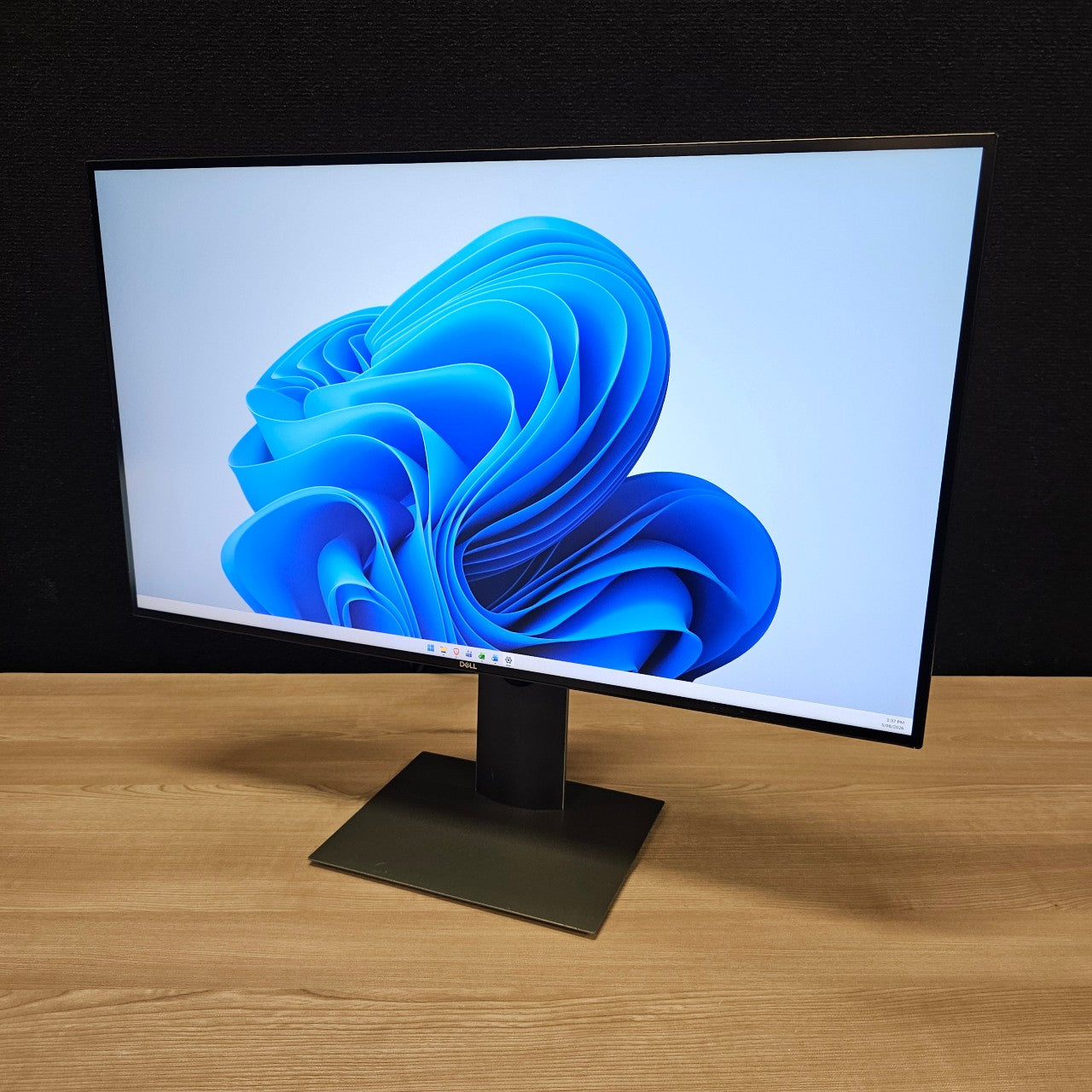 Refurbished Dell U2721DE 27" Monitor