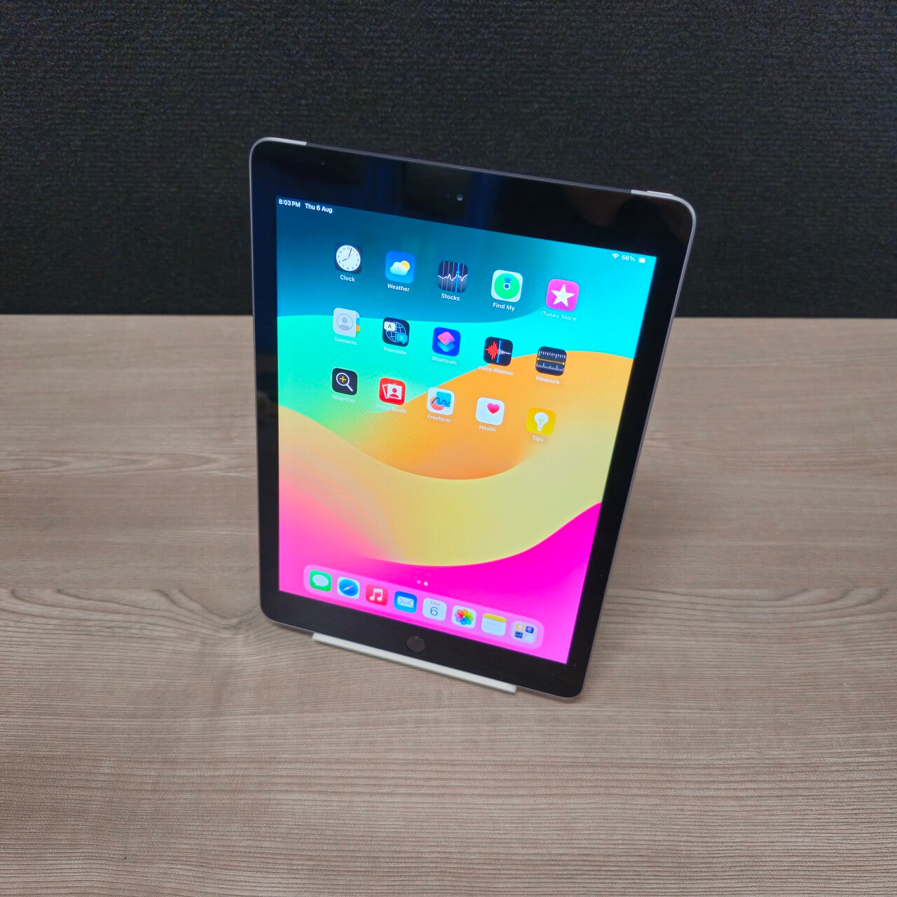 Refurbished Apple iPad / 6th Gen / 128GB / Cellular / iOS 17
