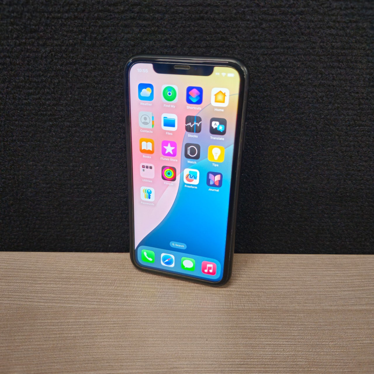 Refurbished Apple iPhone XR / 64GB / iOS 18