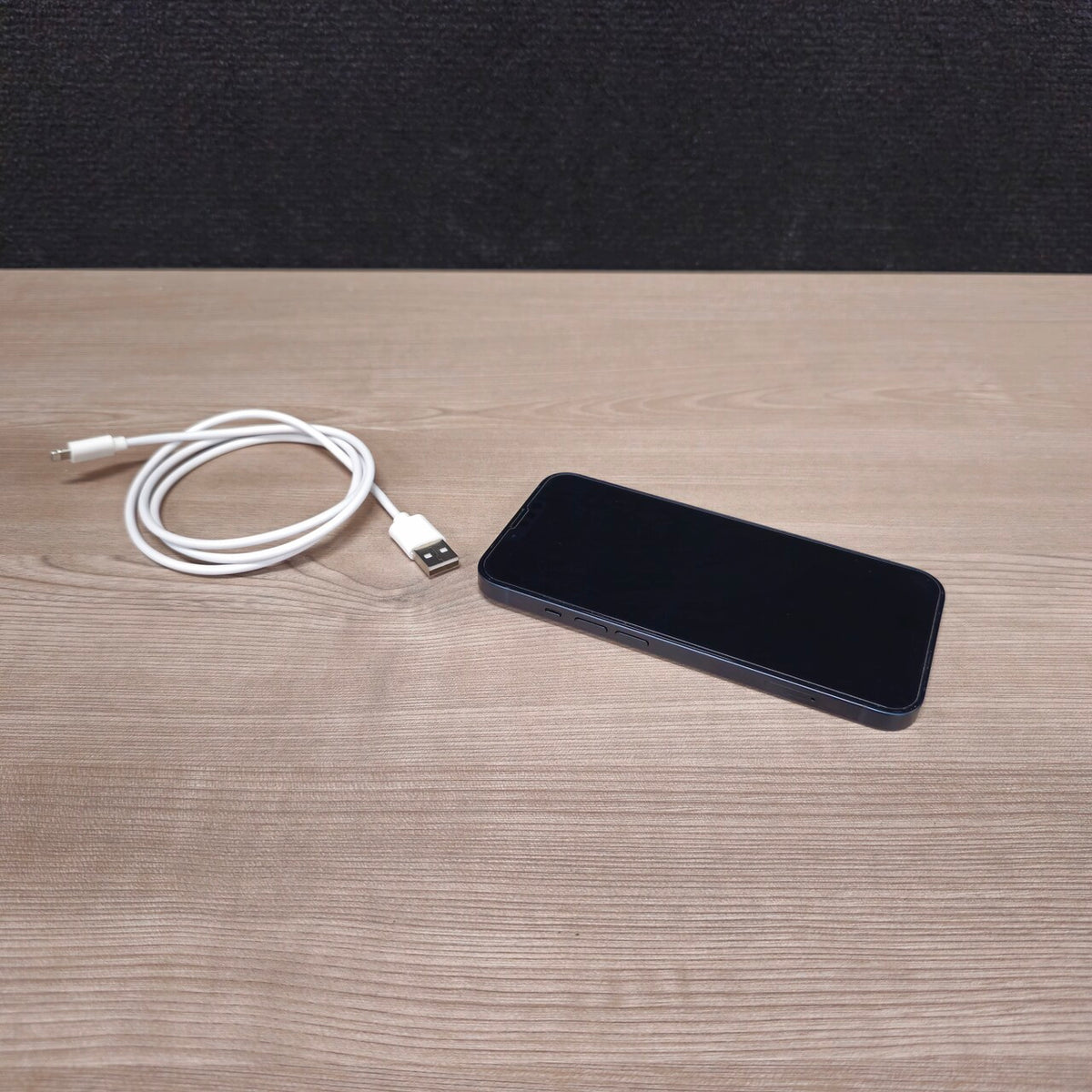 Refurbished Apple iPhone 13 / iOS 26