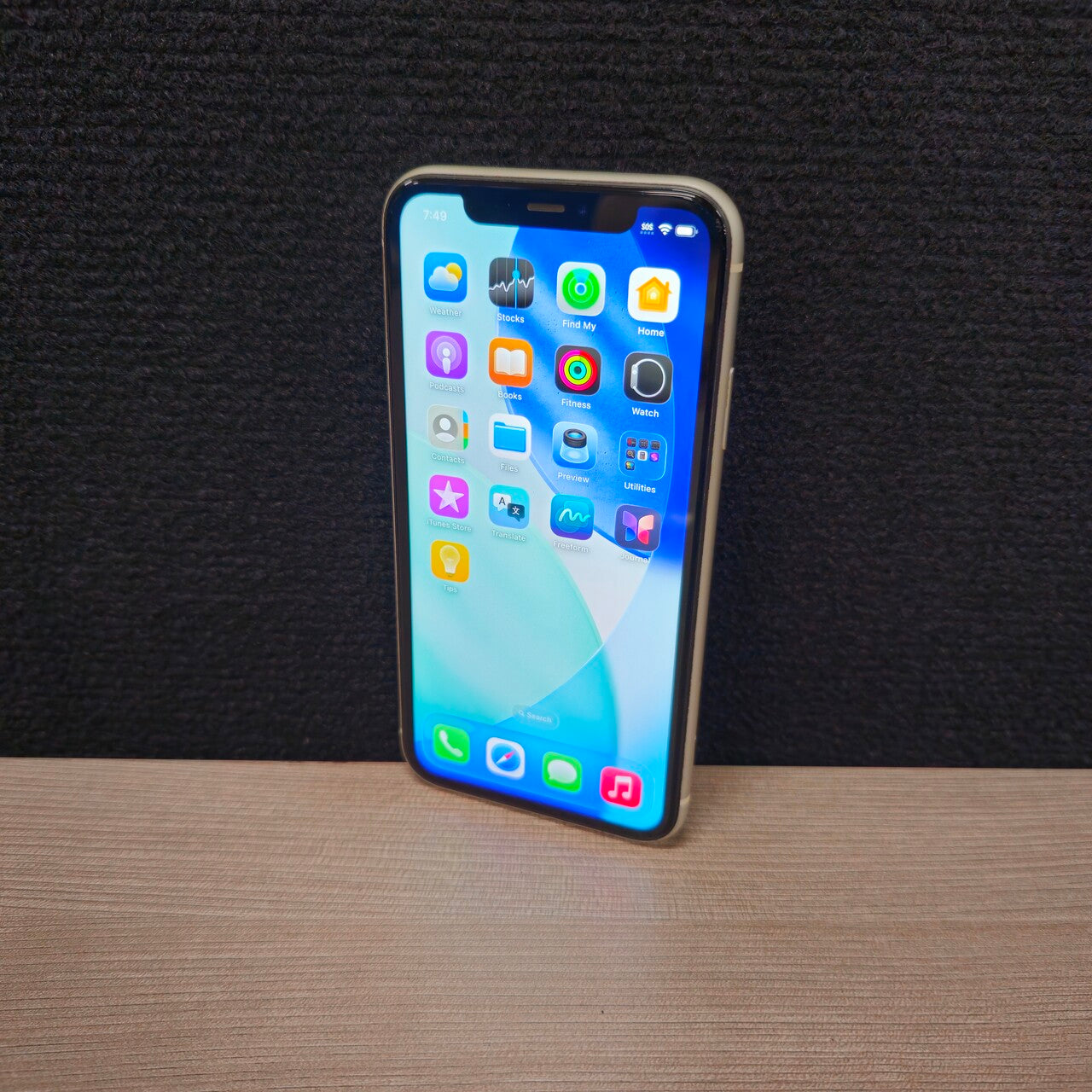 Refurbished Apple iPhone 11 / 128GB / iOS 26
